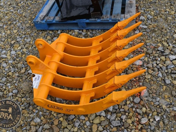 caterpillar-305-image-2