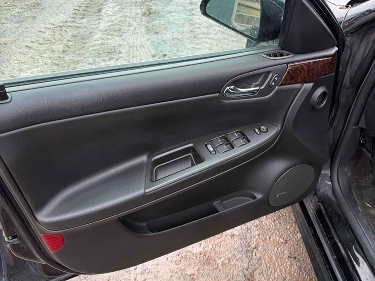 2013-chevrolet-impala-ltz-image-11