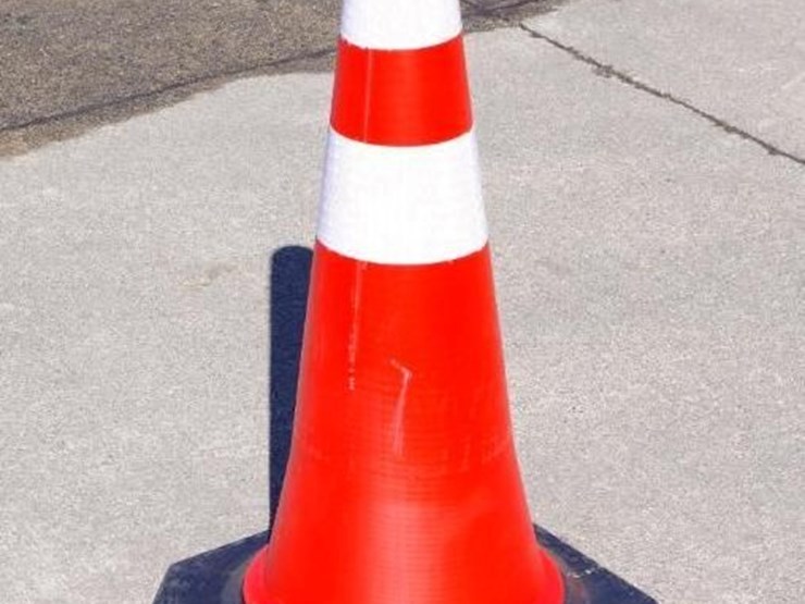 [6]-reflective-highway-traffic-cones,-unused-image-2