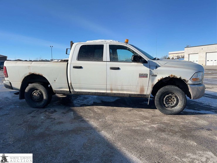 2012-dodge-2500-image-8