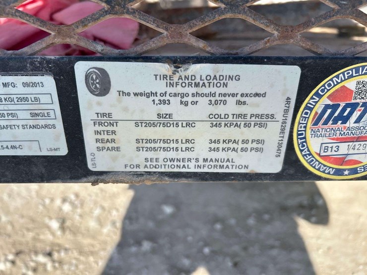 2014-top-hat-trailer-image-6