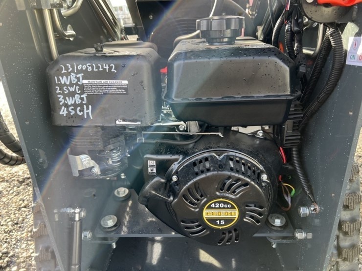 2025-agt-ysrt14-mini-compact-track-loader-image-17