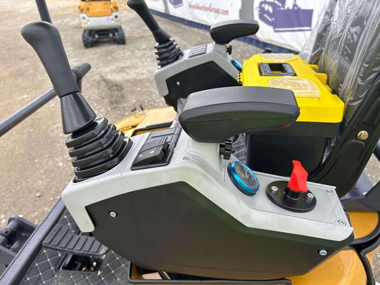 2025-sdlanch-sdle20-diesel-mini-excavator-image-10