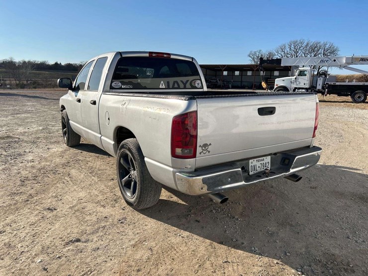 2003-dodge-ram-1500-image-2