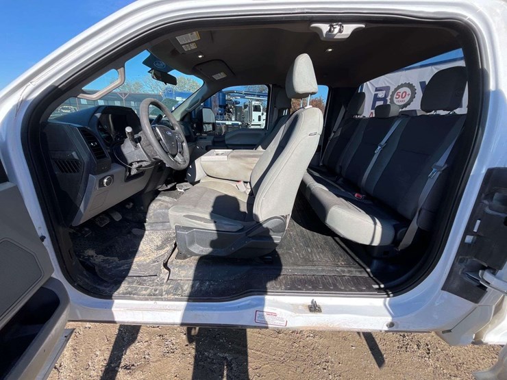 2017-ford-f150-image-13