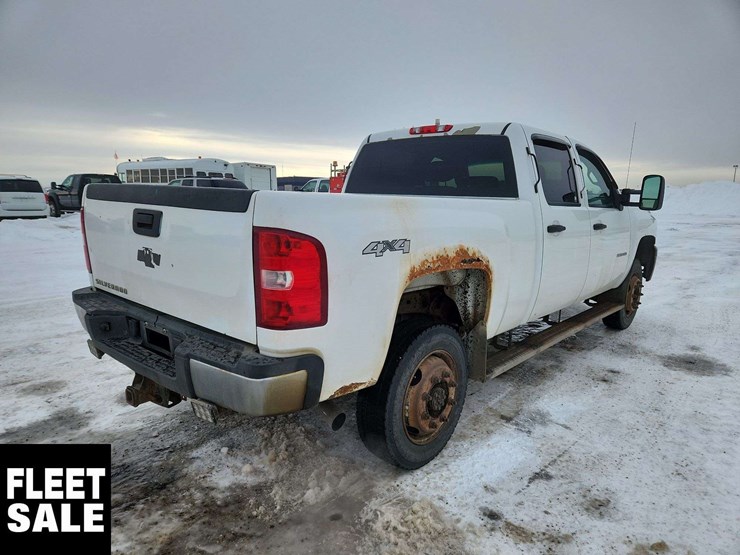 2011-chevrolet-silverado-1500-image-4