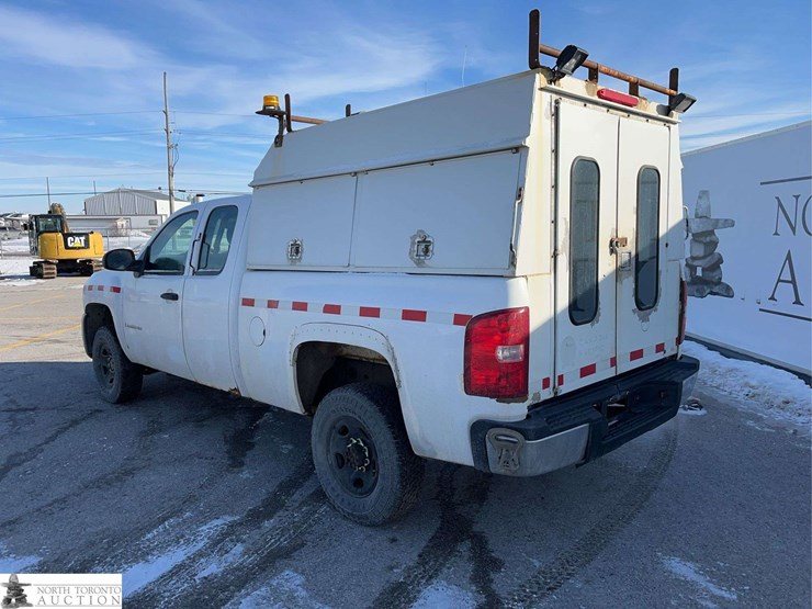 2008-chevrolet-silverado-2500hd-image-2