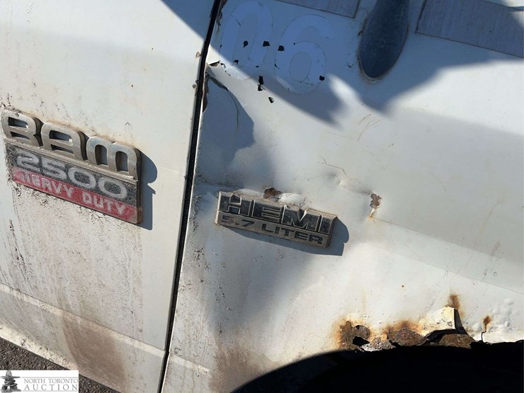 2012-dodge-2500-image-36