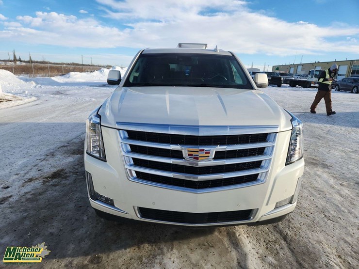 2015-cadillac-escalade-image-6