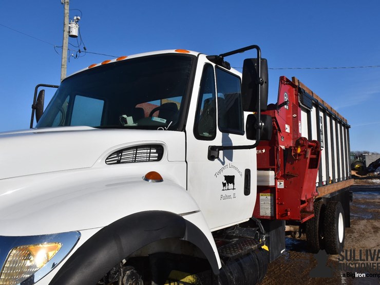 2007-international-7400-image-11