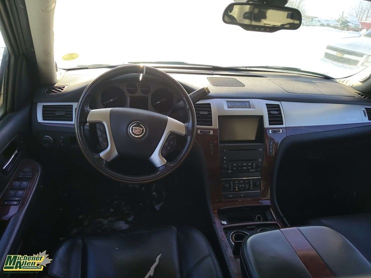 2007-cadillac-escalade-image-15