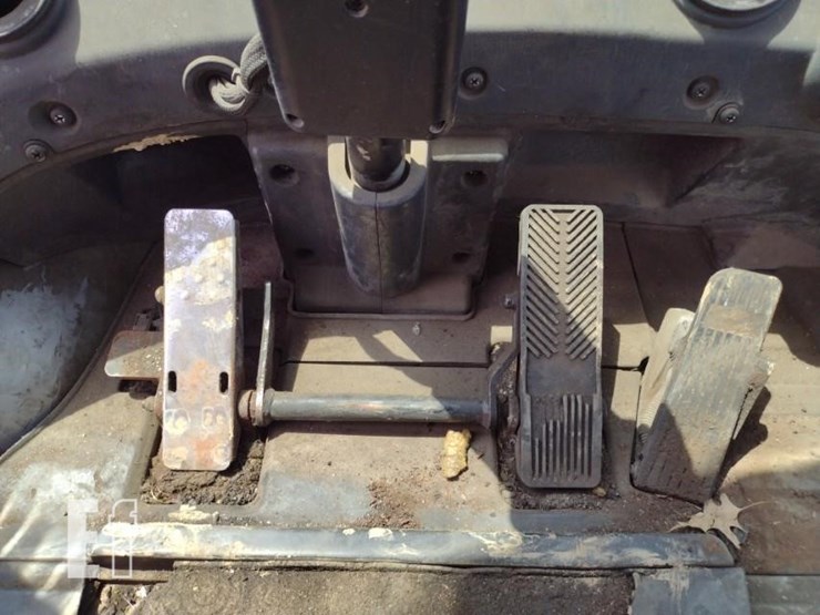 hyundai-110d-7e-image-7