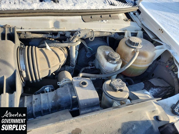 2014-ford-cargo-image-29