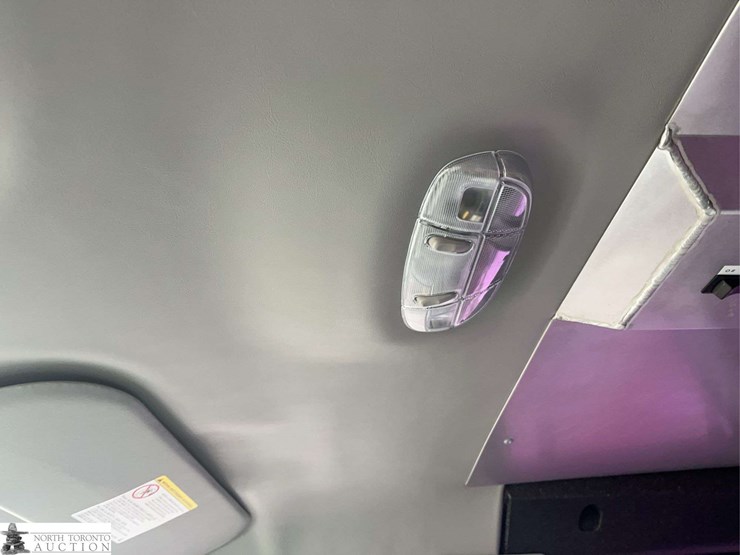 2014-ford-cargo-image-25