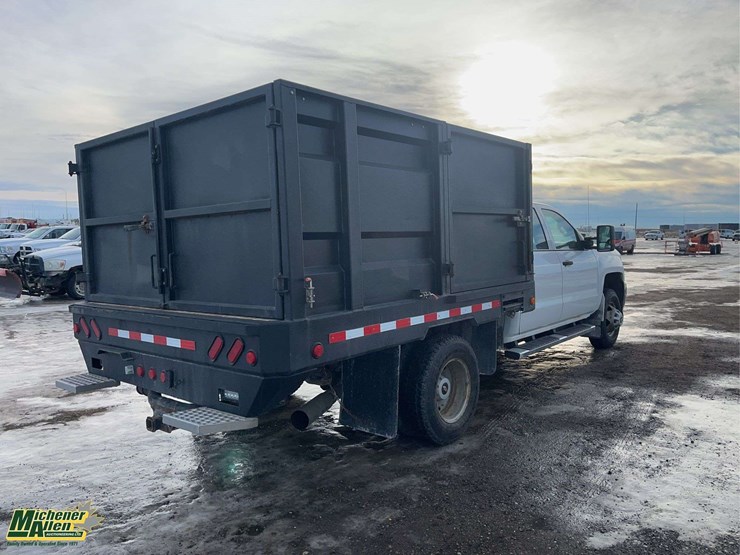 2015-chevrolet-silverado-3500hd-image-3