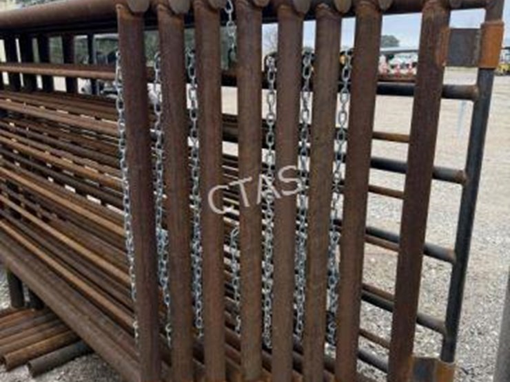 #146-•-freestanding-panels-24'-w/-one-12'-gate-image-4