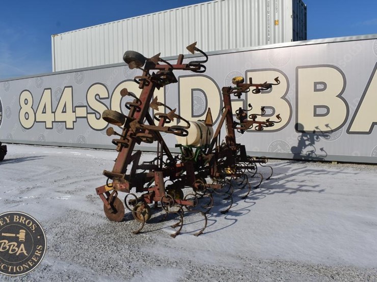 row-cultivator-38991-image-3