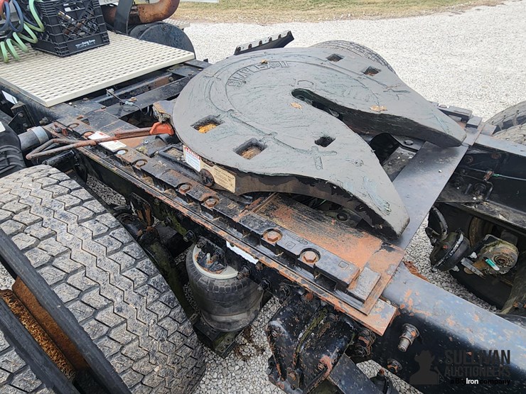 1995-white-wg64t-t/a-day-cab-truck-tractor-image-10