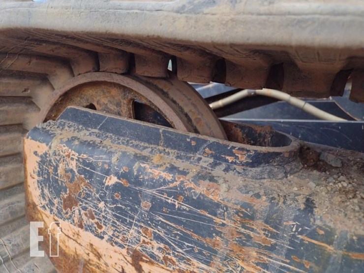 2022-deere-26g-image-40