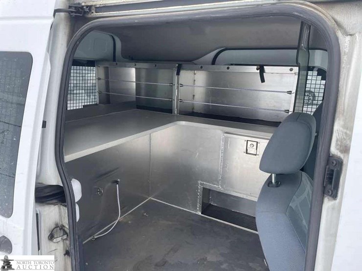 2011-ford-transit-connect-image-27