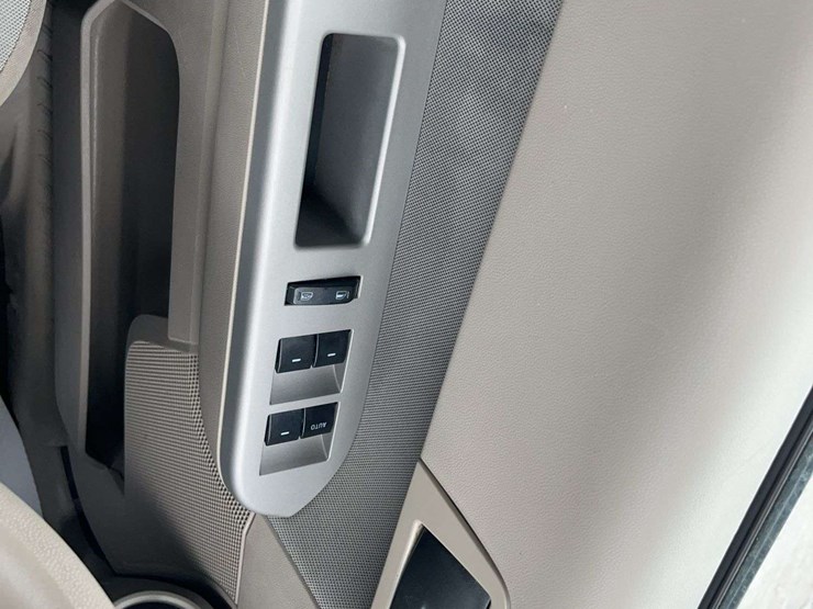 2012-ford-escape-xlt-image-23