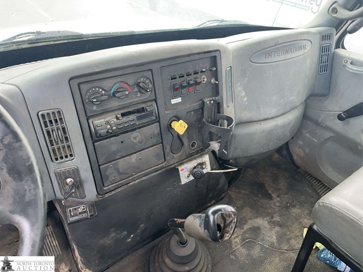 2006-international-durastar-4200-image-25