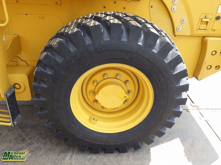 2014-caterpillar-910k-image-7