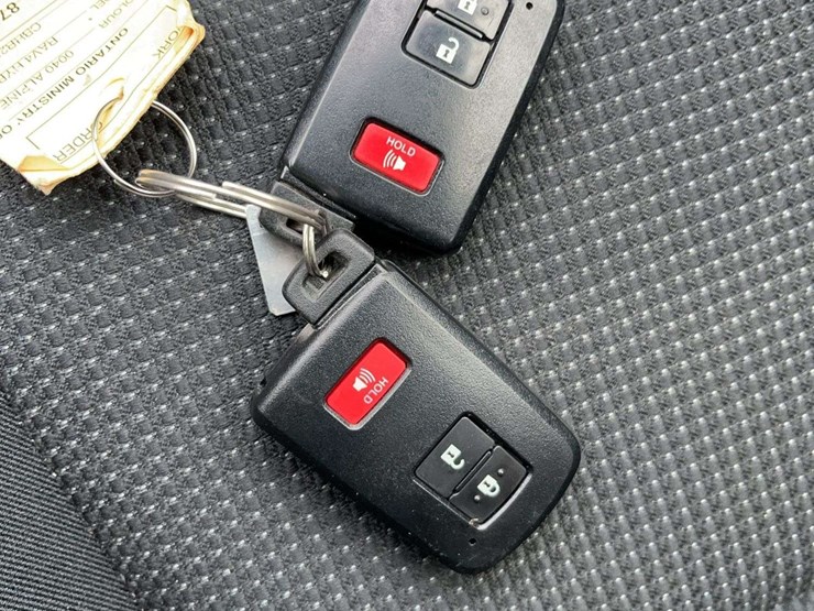 2017-toyota-rav4-image-18