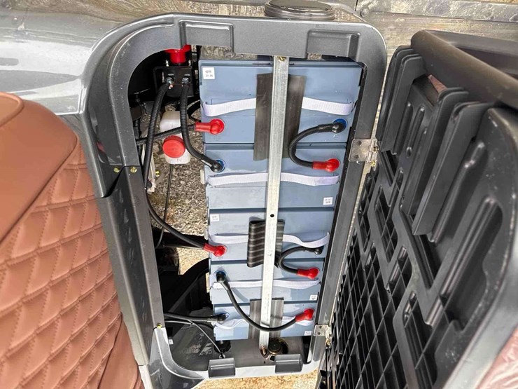 2025-unused-sdlgc80-electric-golf-cart-image-8