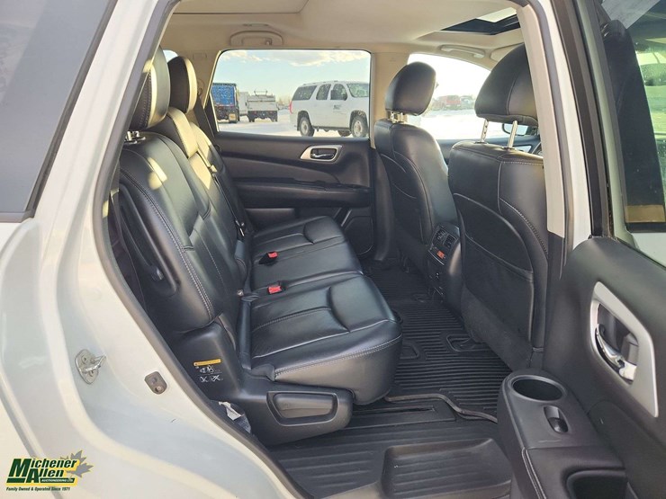 2015-nissan-pathfinder-image-19