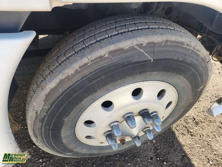 2009-freightliner-cascadia-t/a-sleeper-tractor-image-15