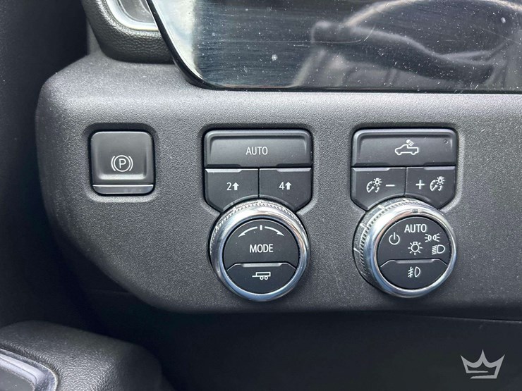 2023-gmc-sierra-elevation-crew-cab-4x4-pick-up-truck-image-15