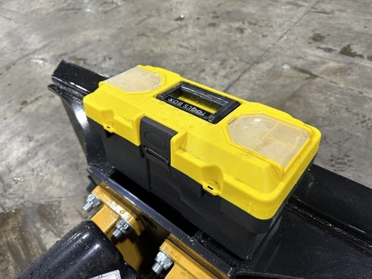 2025-agt-sshh680-hydraulic-breaker-image-7