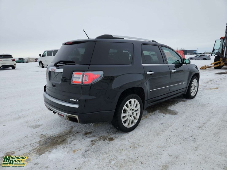 2015-gmc-acadia-image-4
