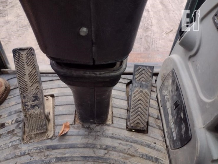 2005-gradall-xl3300-image-8