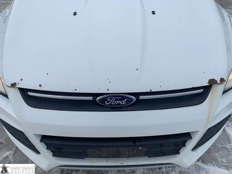 2015-ford-escape-se-image-34