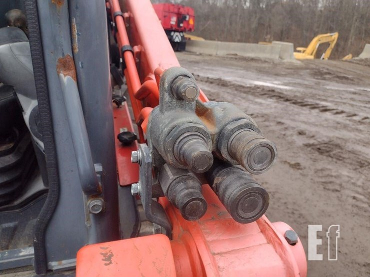 2017-kubota-svl95-2s-image-15