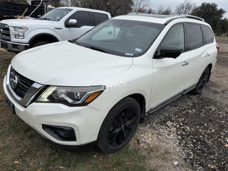 2017-nissan-pathfinder-image-1