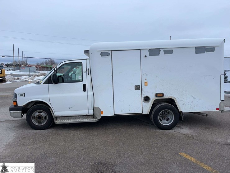 2016-chevrolet-express-g3500-image-8