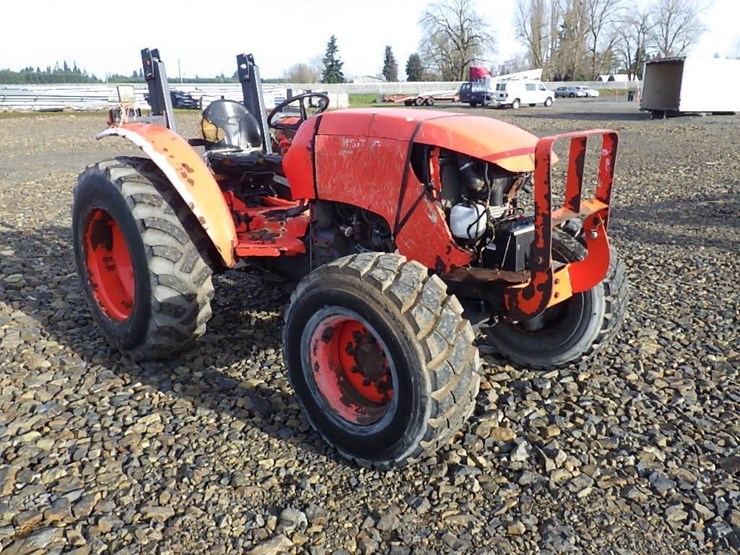 kubota-tractor-image-3