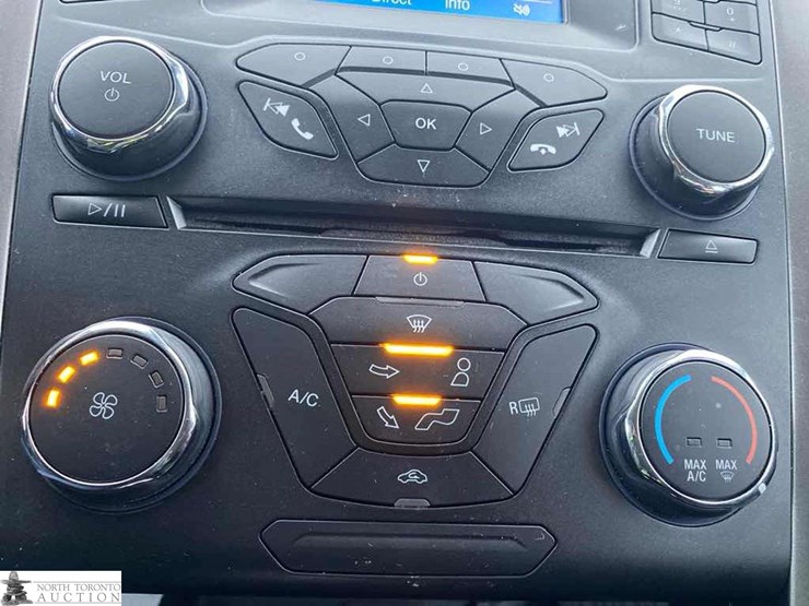 2017-ford-fusion-se-image-10