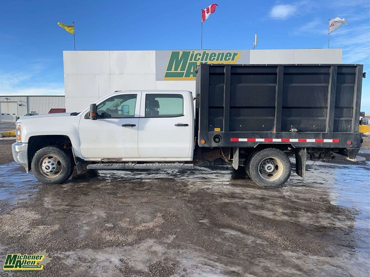 2015-chevrolet-silverado-3500hd-image-6
