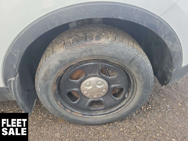 2016-ford-explorer-image-8