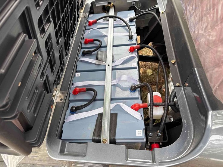 2025-unused-sdlgc80-electric-golf-cart-image-12