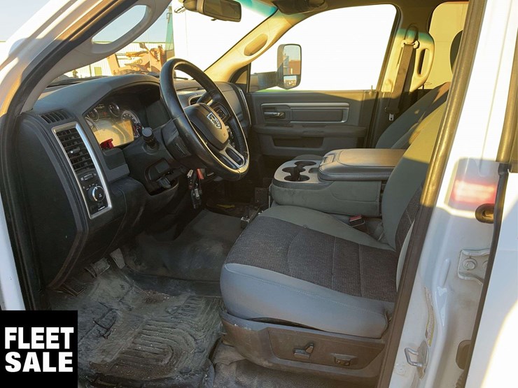 2015-ram-5500-crew-cab-4x4-s/a-deck-truck-image-14