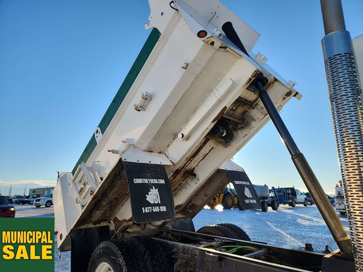 2011-international-workstar-7400-image-34