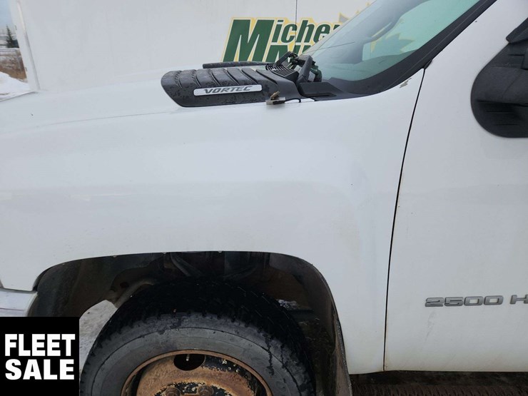 2011-chevrolet-silverado-1500-image-36