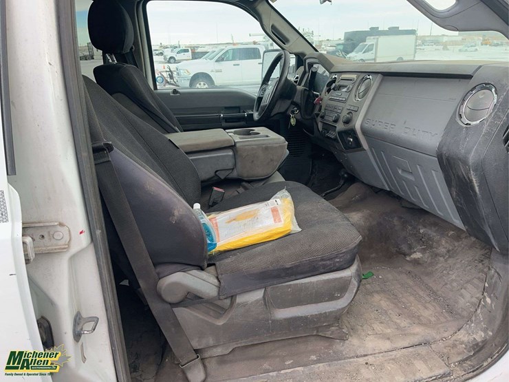 2014-ford-f550-image-17