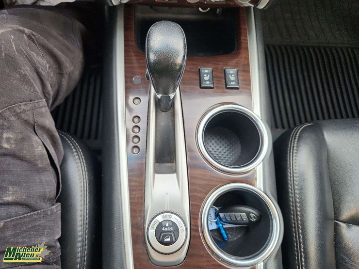 2015-nissan-pathfinder-image-25