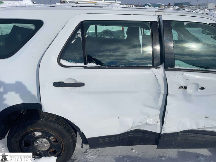 2018-ford-explorer-image-29